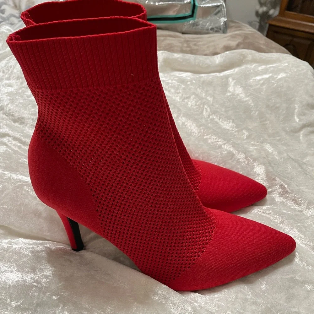 MIA Red Sock Bootie - Picture 2 of 6